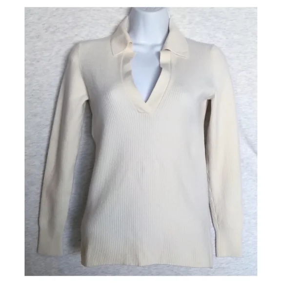 Aritzia Babaton Mcsweeney V Neck Ribbed Polo Sweater - Picture 2 of 7